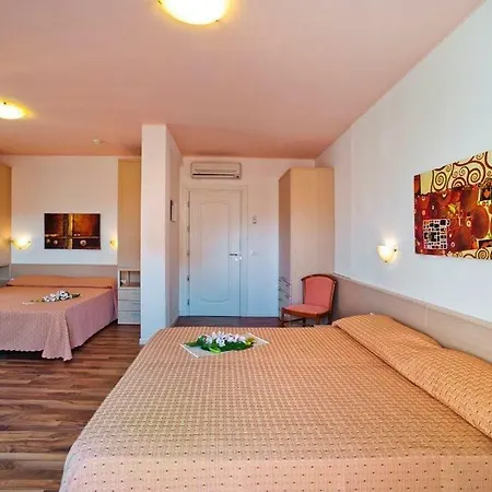 Hotel Victoria Bibione Buitenkant foto